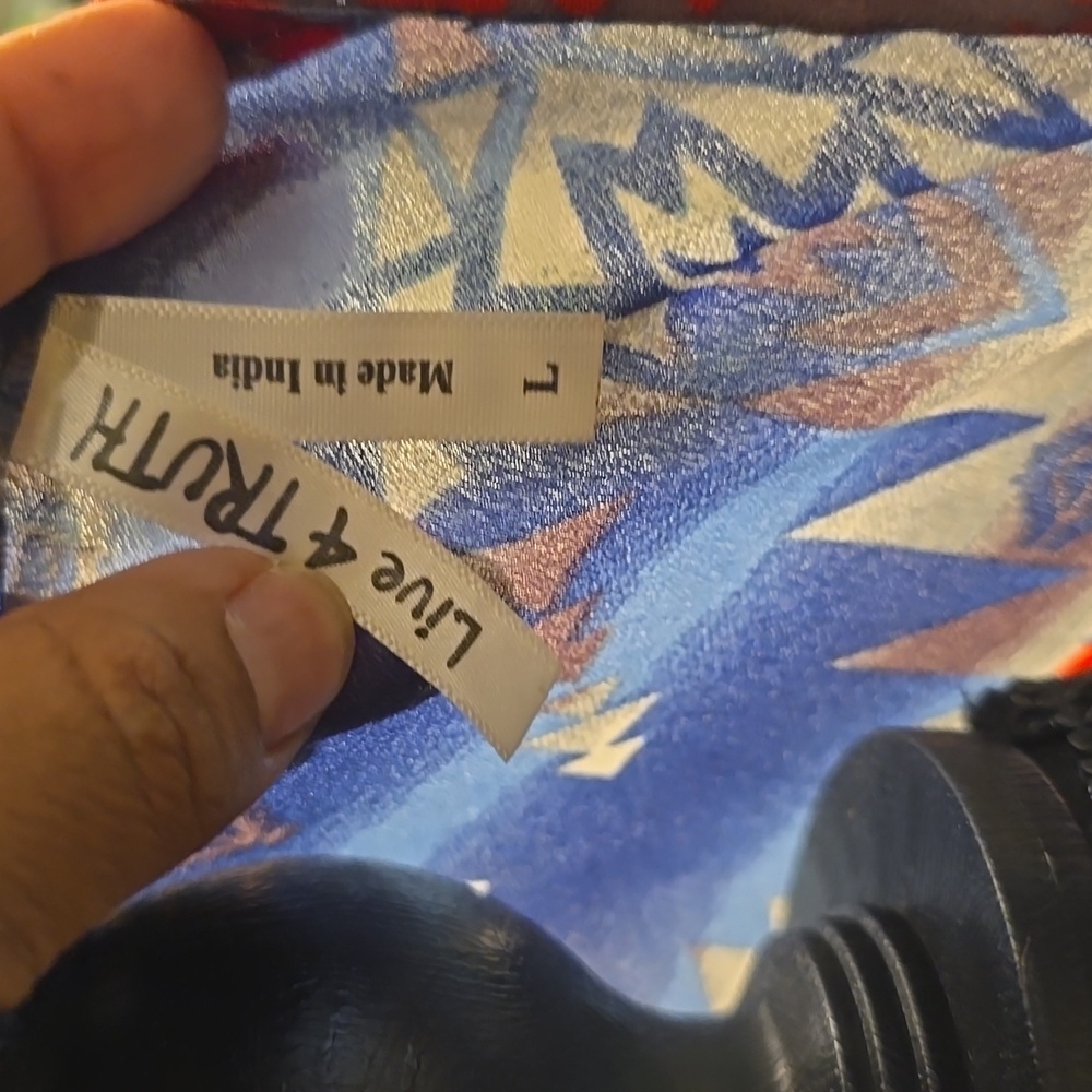 Blouse - Picture 3 of 3